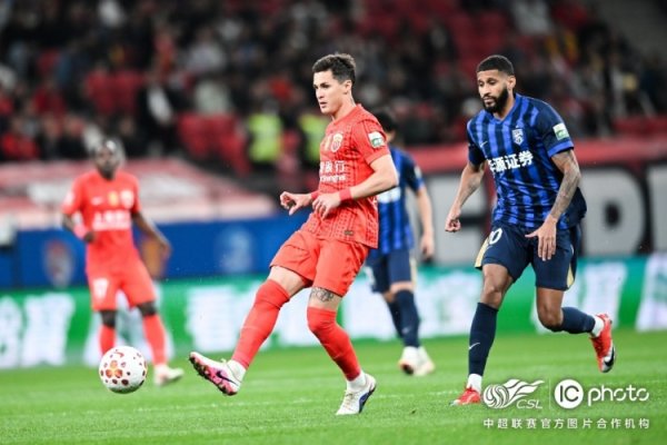 炒股交流平台 上海海港4比0武汉三镇，感谢球迷们不遗余力的呐喊助威